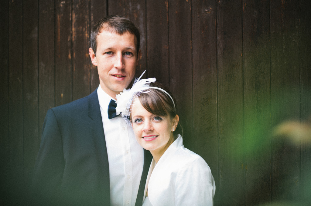 Hochzeit_Portrait_Holztor_Groß
