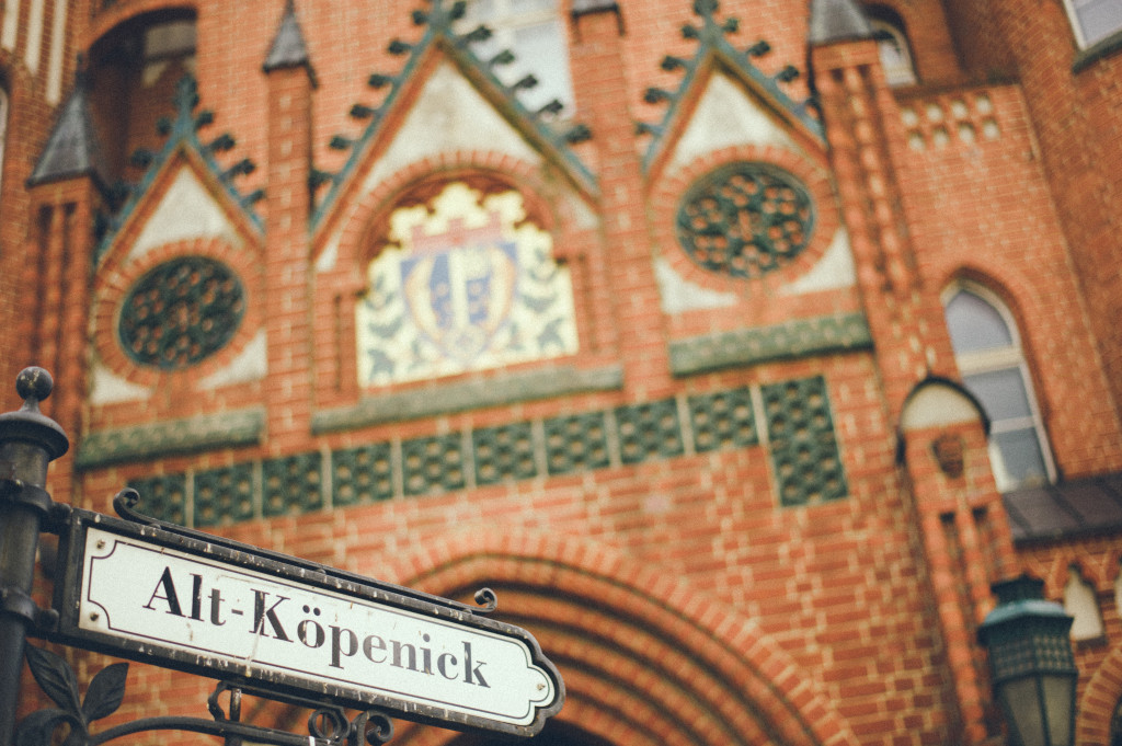 Hochzeitsreportage_Berlin_Standesamt_Köpenick_Straßenschild