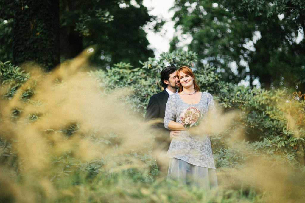 Hochzeitsreportage_Portrait_Wiese
