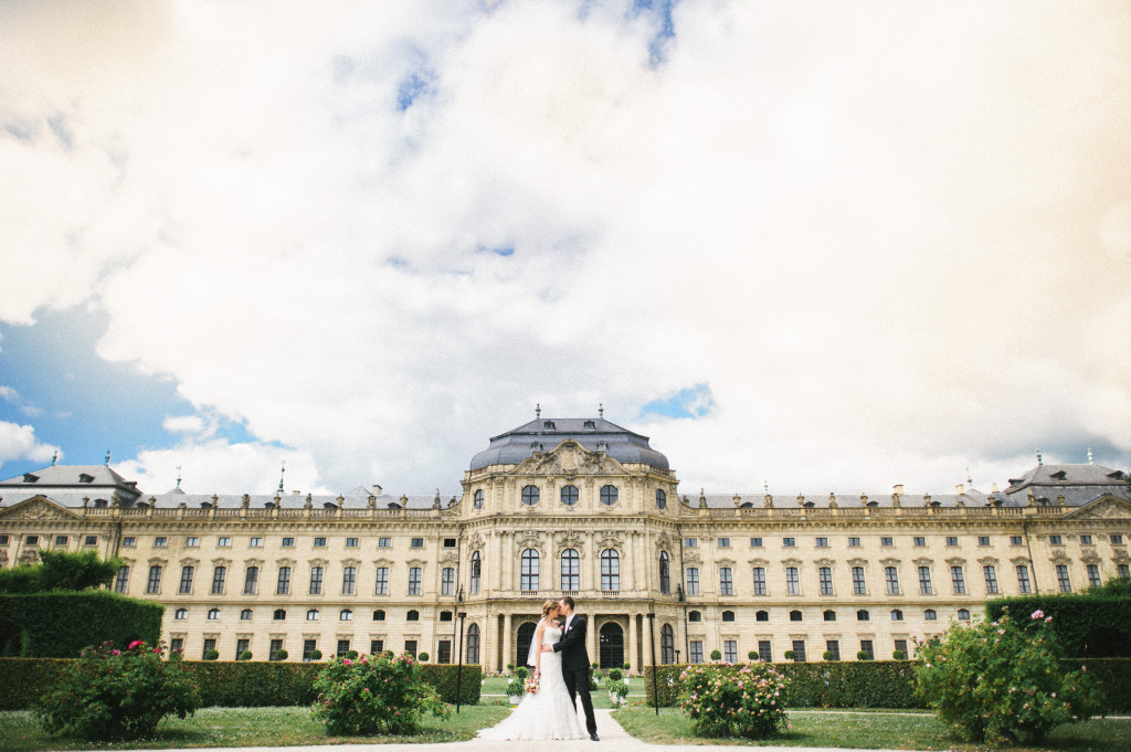 56_Hochzeitsreportage_Wuerzburg_Portrait_Brautpaar_Residenz