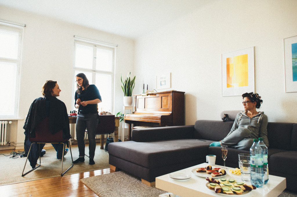 02_Hochzeitsfotograf_Berlin_Vorbereitungen_Zuhause