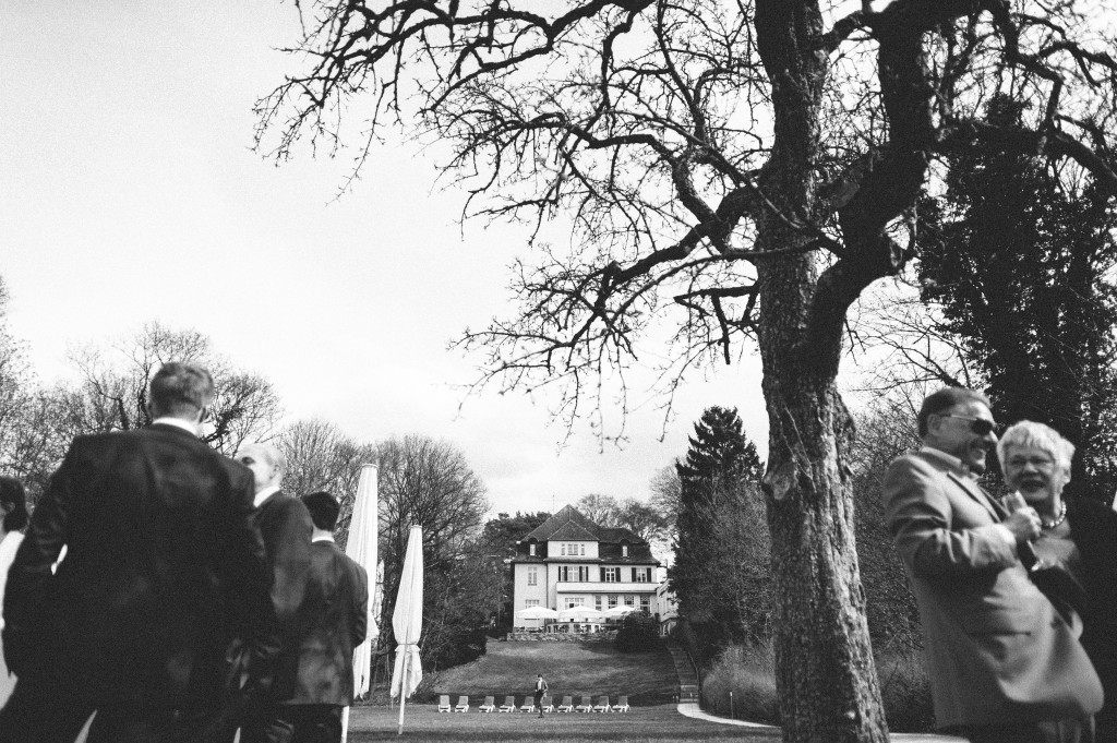 32_Hochzeitsfotograf_Berlin_Villa_Blumenfisch_sw