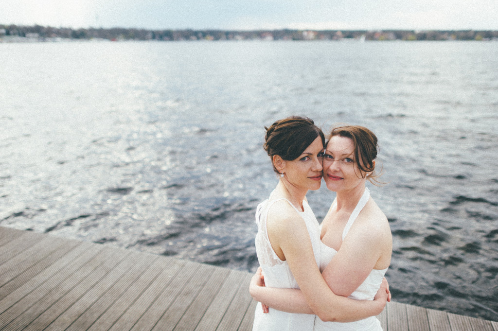 40_Hochzeitsfotograf_Berlin_Portrait_Wasser