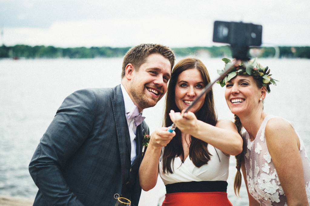 57_Hochzeitsfotograf_Berlin_Selfie_Stick