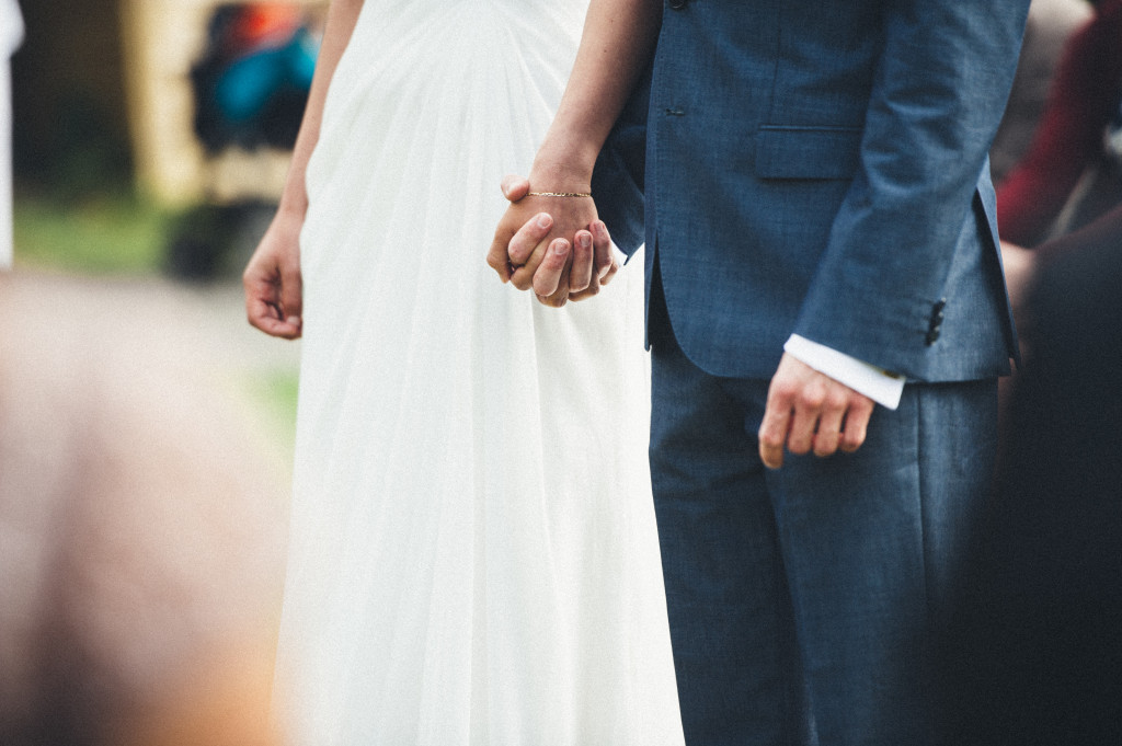 17 Hochzeitsfotograf Berlin freie Trauung im Freien