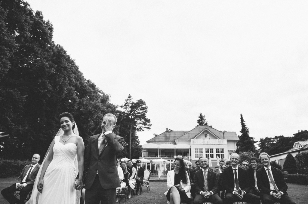 21 Hochzeitsfotograf Berlin freie Trauung im Freien