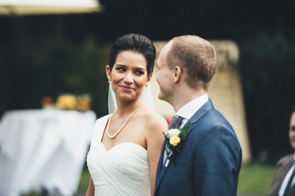 23 Hochzeitsfotograf Berlin freie Trauung im Freien