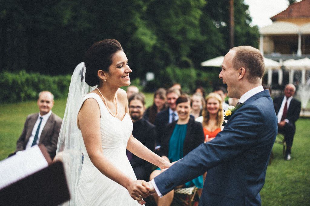 30 Hochzeitsfotograf Berlin freie Trauung im Freien