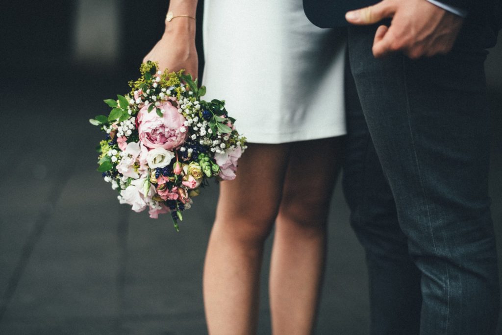 hochzeitsfotograf_berlin_portrait_brautstrauss