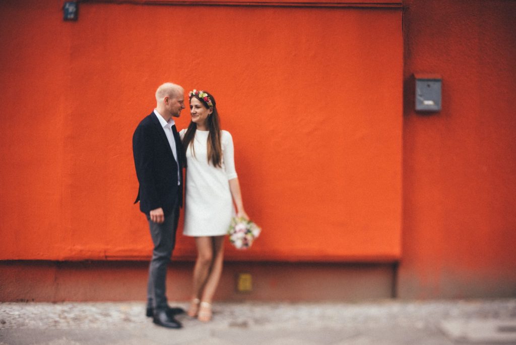 hochzeitsfotograf_berlin_portrait_freelensing_rote_wand